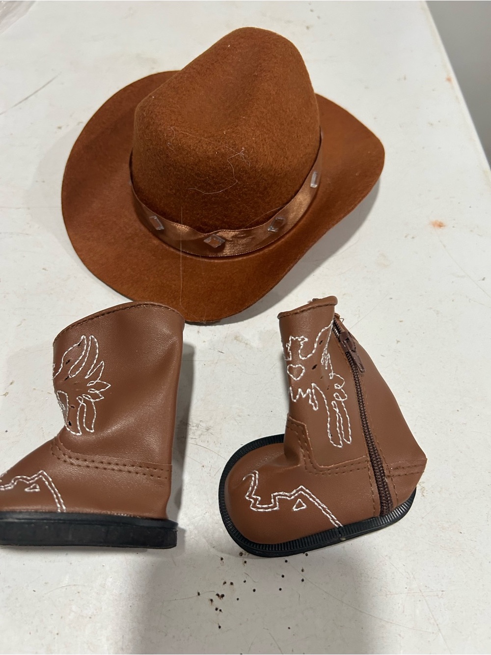 Cowgirl hat & boots
